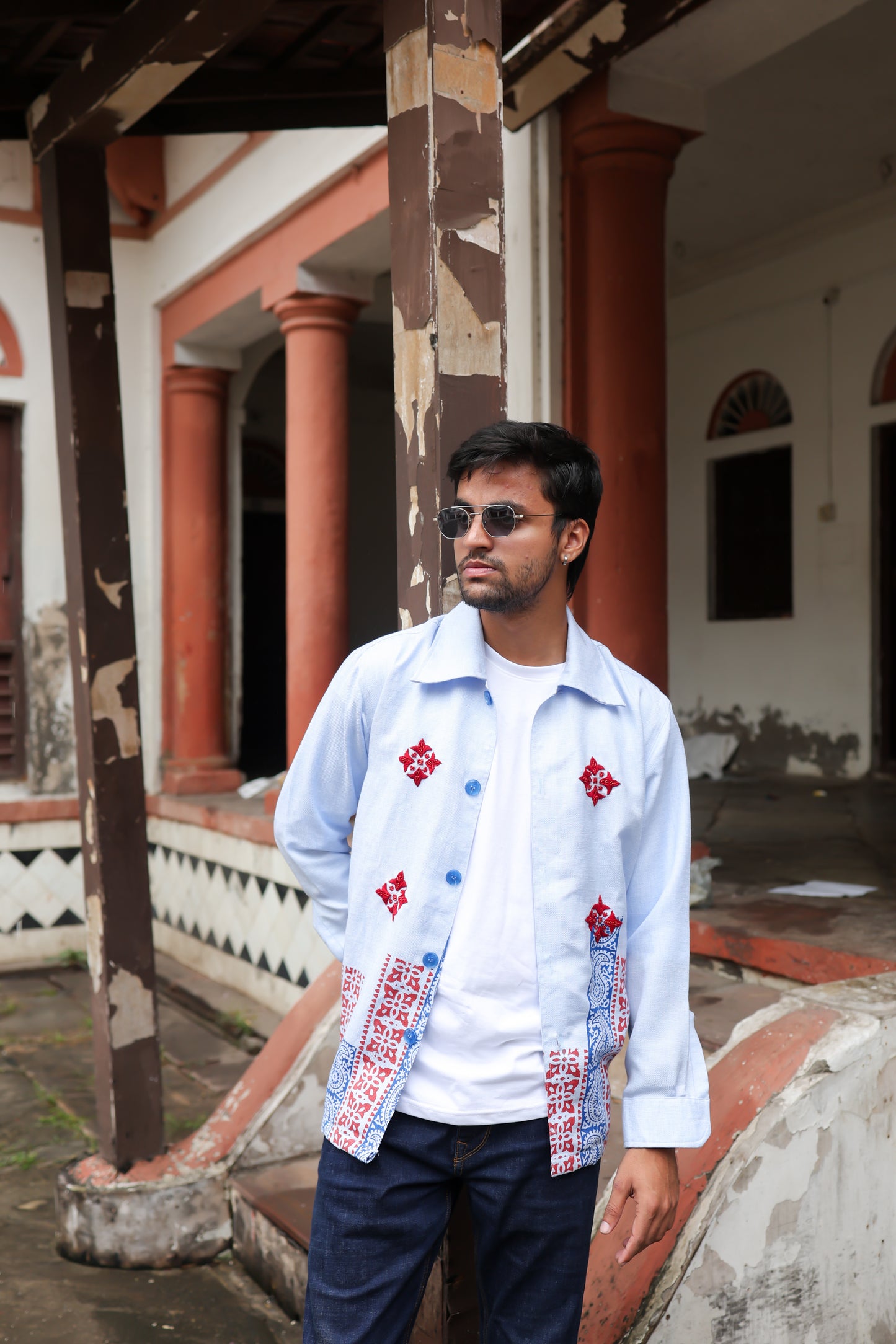 "Neele Neele Ambar Par" - Unisex